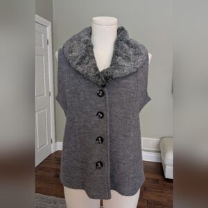 Alfred Dunner Women's Gray Vest 100% Wool Faux Fur Collar Size Petite